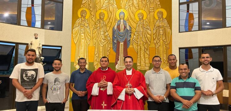 Seminaristas da Arquidiocese de Diamantina chegam para experiência missionária